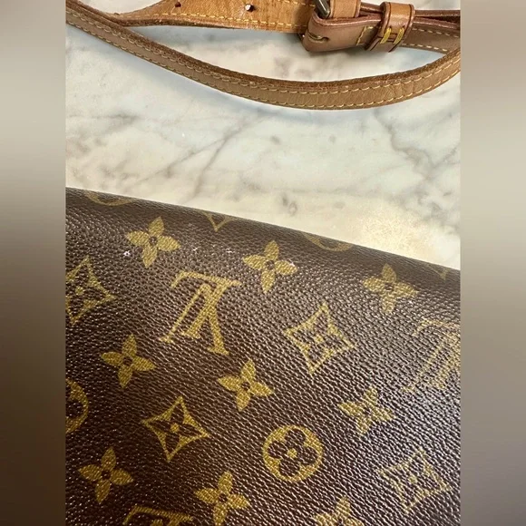 Louis Vuitton Monogram Brown Crossbody Bag - Picture 6 of 13
